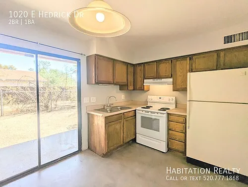1020 E Hedrick Dr Photo 1