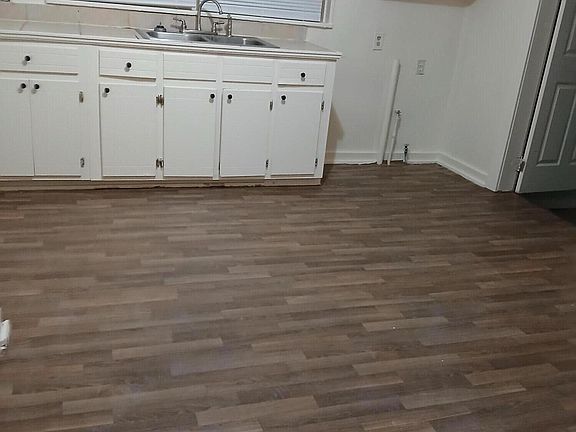 2nd image of 318 Cameron St