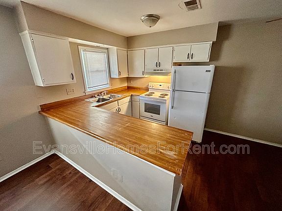 5th image of 1014 Mary St #5