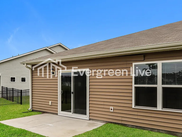 2257 Courtina Way — Photo 15