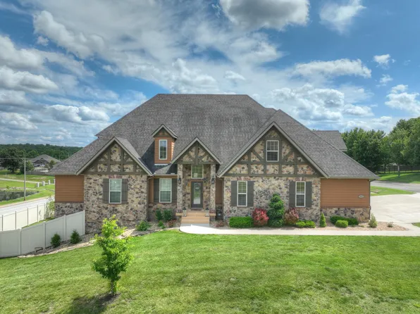 3002 Sunset Drive, Joplin, MO 64804