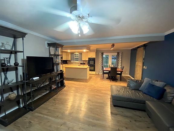 4th image of 1409 Meadowbrook Ct