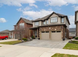 68 Valleyscape Dr, Kitchener, ON N2P0G3