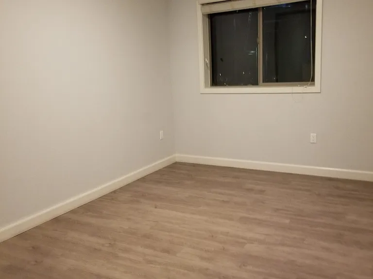 7605 Louise Ave #404 — Photo 15