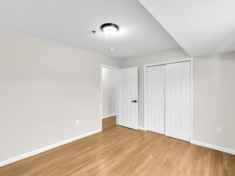 15-17 Wharton St #2 — Photo 9
