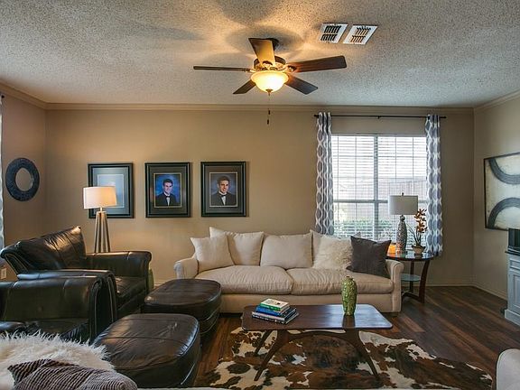 5th image of 2401 Branch Oaks Ln