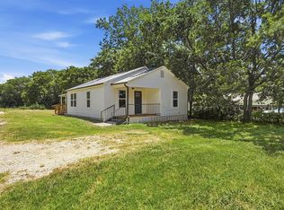 108 N Main St, Sadler, TX 76264