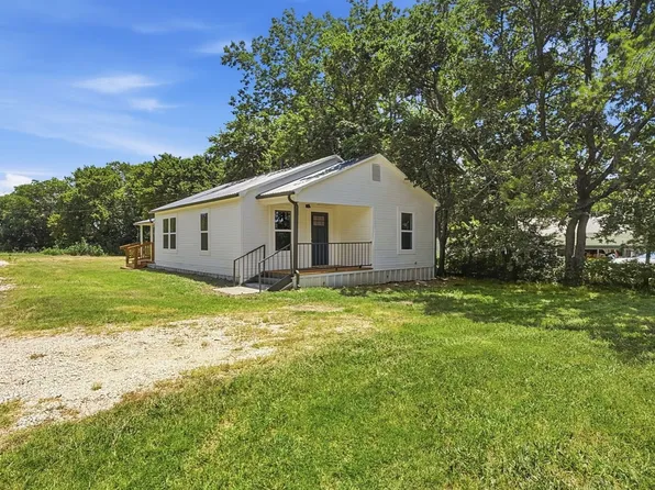 108 N Main St, Sadler, TX 76264