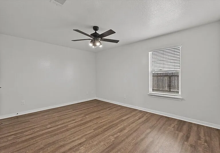 2100 Saint Lucia Calle — Photo 20