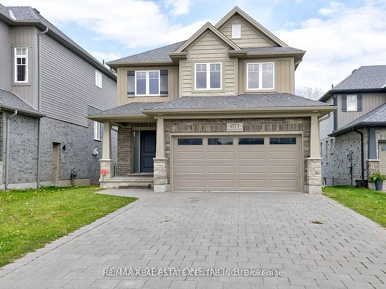 1573 Horseshoe Cres #LOWER — Photo 1