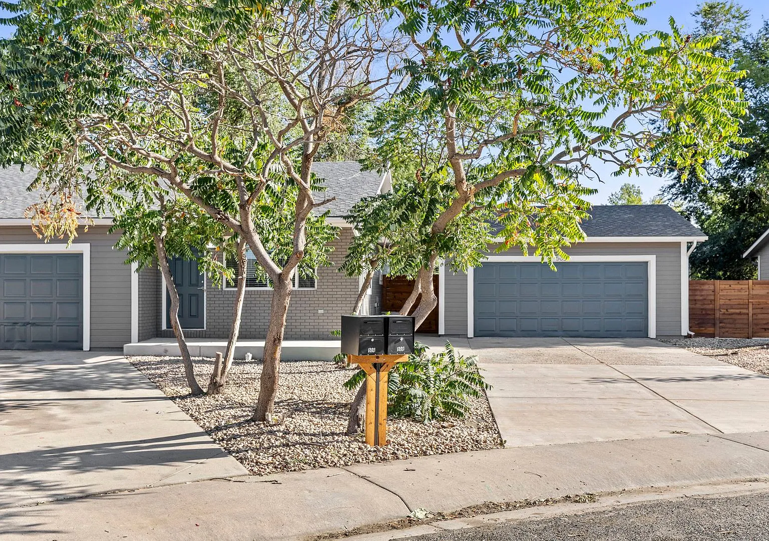 Beautiful Newly Remodeled Home Available Now! — Photo 2