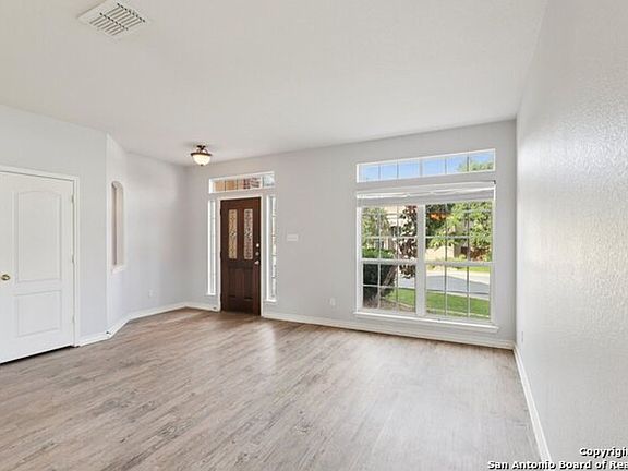 4th image of 26118 Meadowlark Bay
