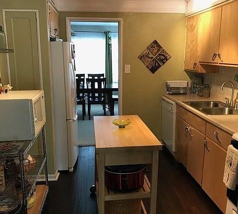 2nd image of 1101 Highland Ave