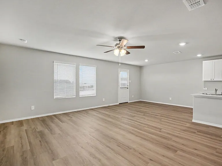 16616 Port Arthur Pl — Photo 4