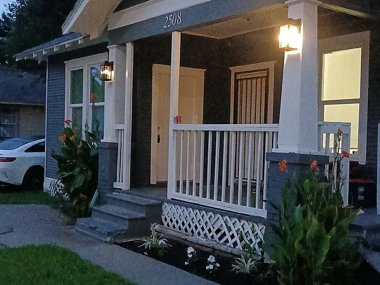 2508 Everett St #1 — Photo 1