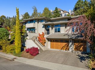 9121 NW Benson Ct, Portland, OR 97229