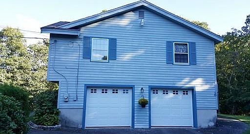 4th image of 8 Rocky Hill Cir