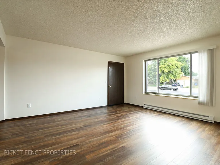 1846 E 16th Street — Photo 6