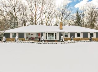 30850 Fox Hollow Dr, Pepper Pike, OH 44124