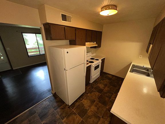 4th image of 1300 W Jeth Ct #B