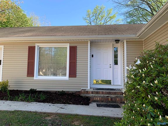 3rd image of 1208 Morrow Dr SE