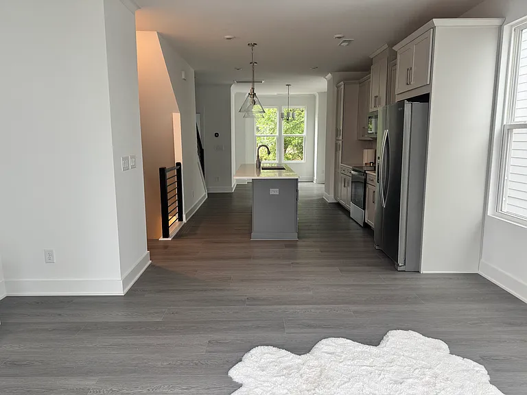 1344 Hamilton St — Photo 9