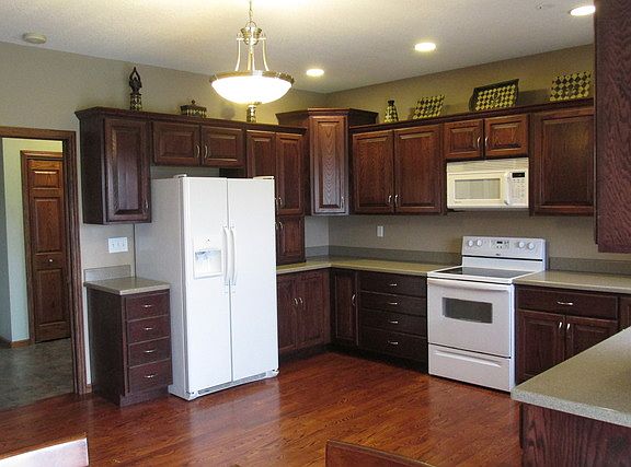 5th image of 1360 King Ct