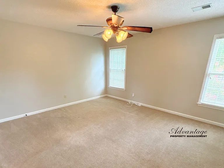 1286 Creek Valley Dr — Photo 15
