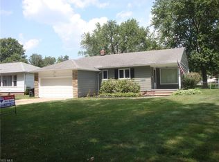 1209 Haverston Rd, Lyndhurst, OH 44124