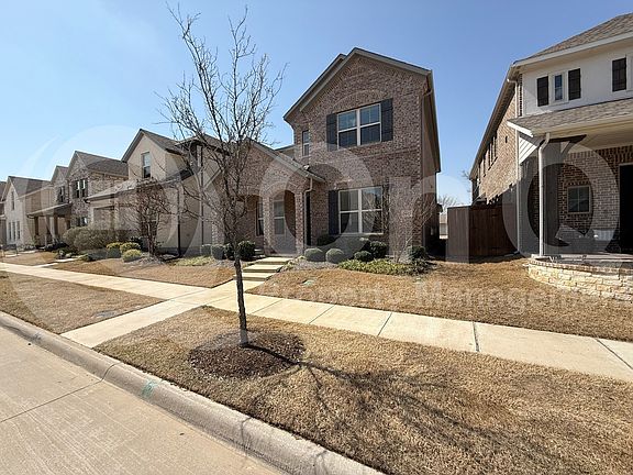 3rd image of 1641 Goodfield Ln