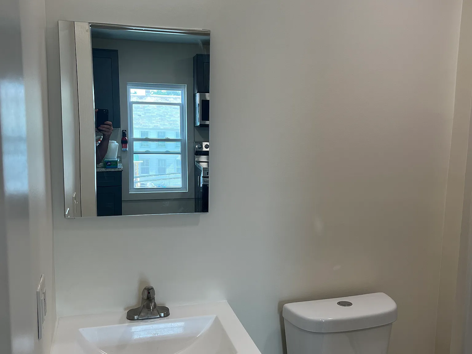 1 bed, 795 sqft, $1,350 — Photo 2