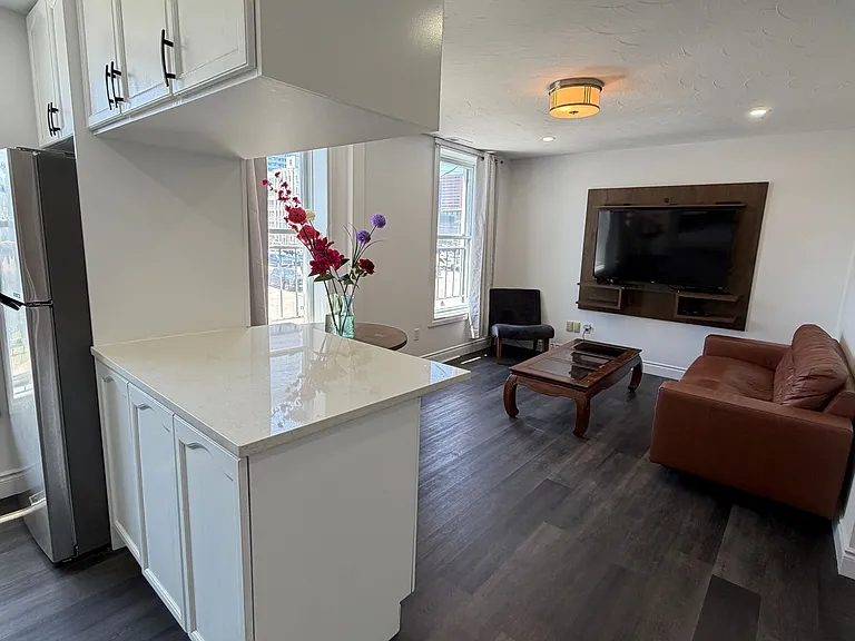 85 Wilson St #3 — Photo 6