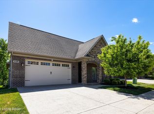 9328 Cross Meadows Cir, Louisville, KY 40291
