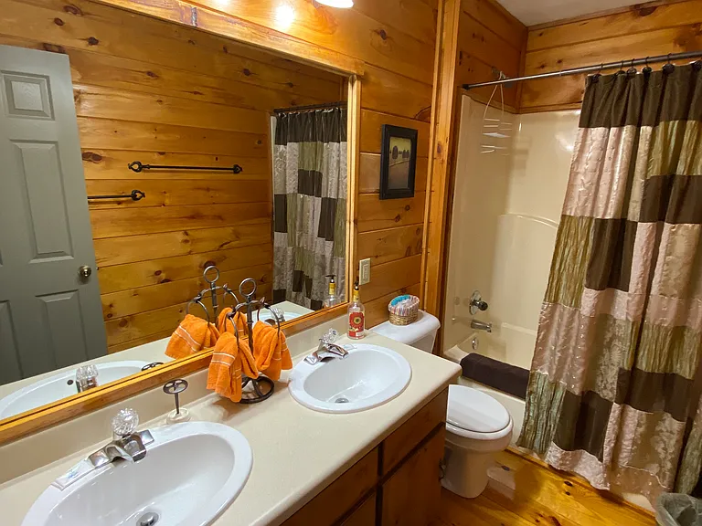 121 Woodstock Dr — Photo 25