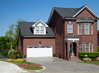 1054 Isaac Franklin Dr, Gallatin, TN 37066