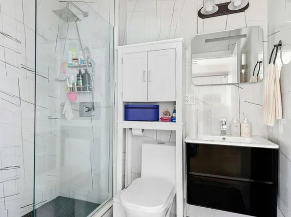 725 Lafayette Avenue image 4 of 6