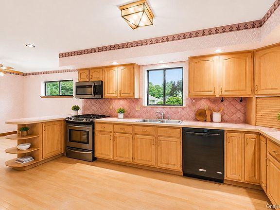 3rd image of 4 Mack Place