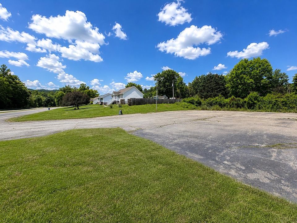 2nd image of Roanoke Rd