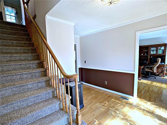 4th image of 1009 Charlesmont Ct