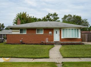 36005 Lucerne St, Clinton Township, MI 48035