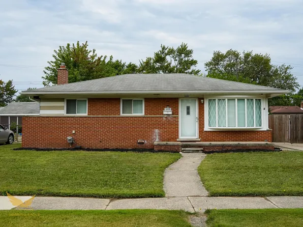 36005 Lucerne St, Clinton Township, MI 48035
