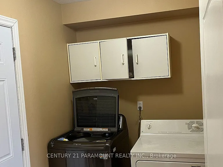 34 Jewel Cres — Photo 15