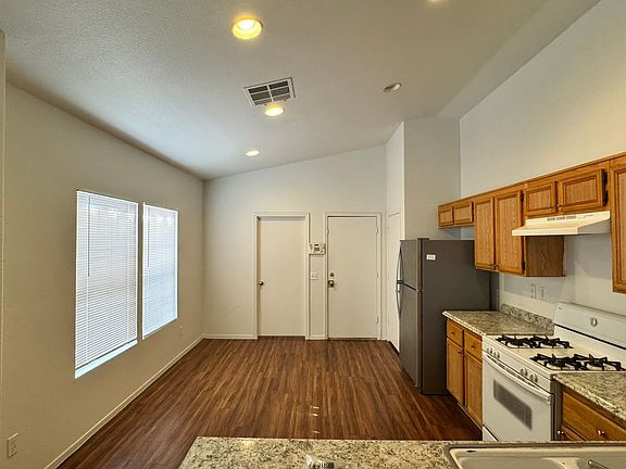 4th image of 9512 Chanticleer Ct