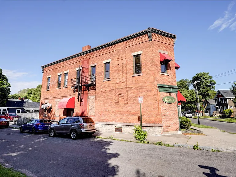 90 Henrietta St #4 — Photo 12