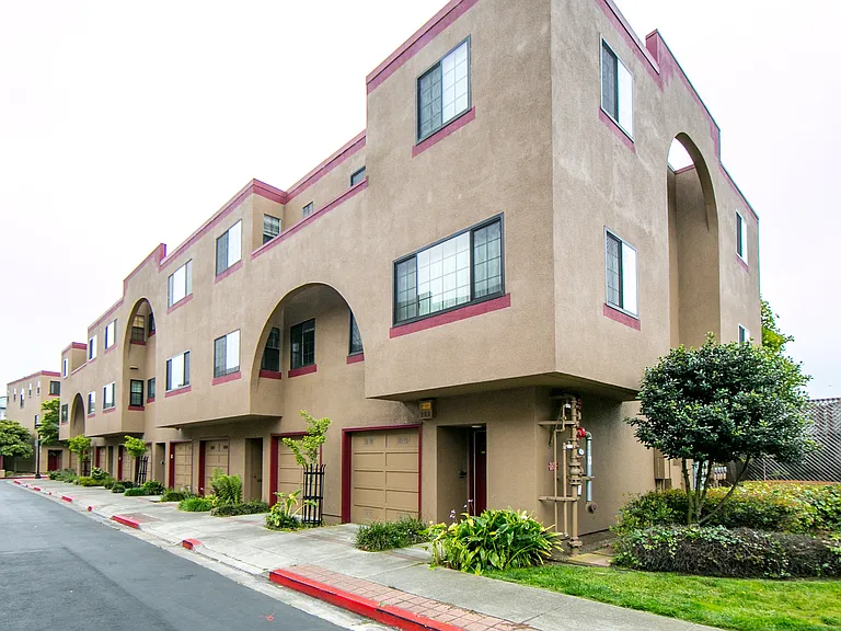 419 Dorado Ter — Photo 1
