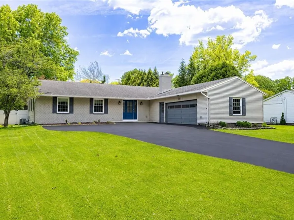 81 Deerfield Dr, Canandaigua, NY 14424