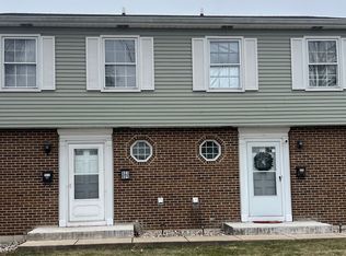 923 N Brainard St UNIT 923, Naperville, IL 60563