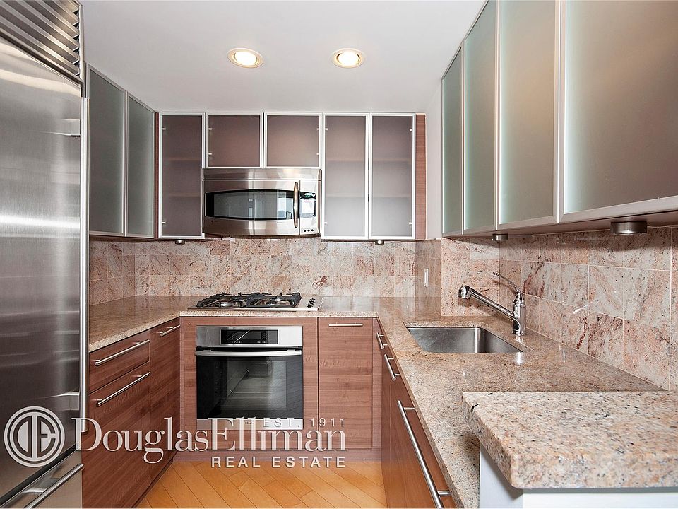 1st image of 231-235 E 55th St #33B