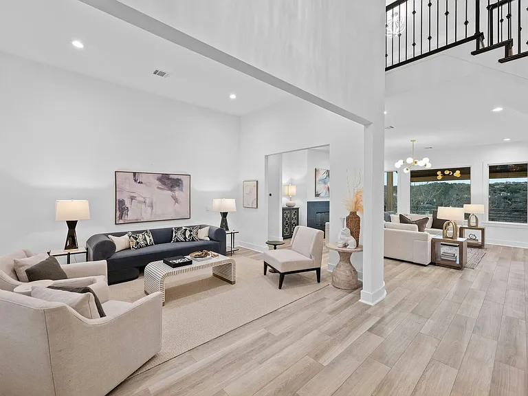 7905 Brightman Ln — Photo 6