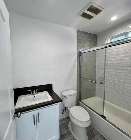 789 E 41st Pl — Photo 9